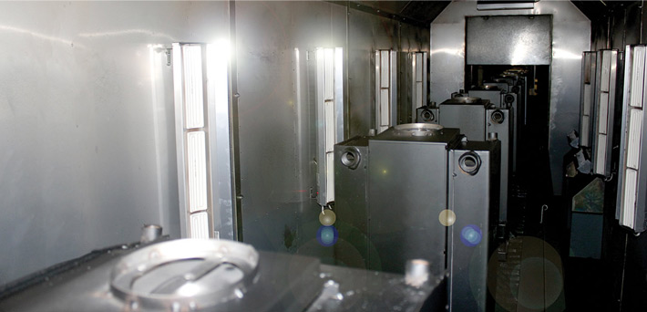 Infrarot-Heizeinsätze im Inneren eines Ofens für die industrielle Lacktrocknung